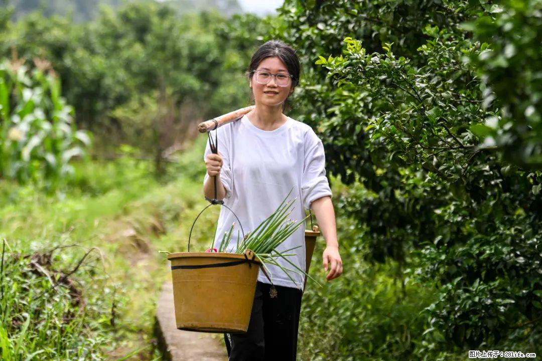 全网追的“扁担女孩”,找了一份暑假工,时薪12元 - 徐州生活资讯 - 徐州28生活网 xz.28life.com