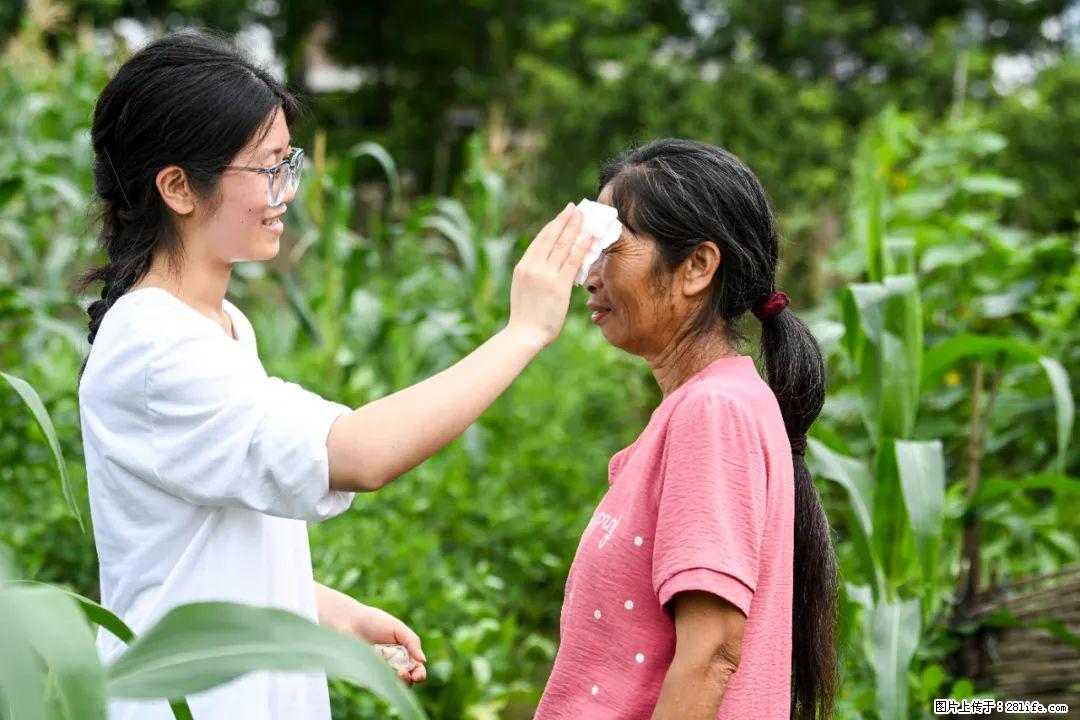 全网追的“扁担女孩”,找了一份暑假工,时薪12元 - 徐州生活资讯 - 徐州28生活网 xz.28life.com